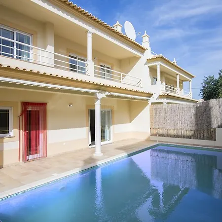 Casa Mariana Ferreiras